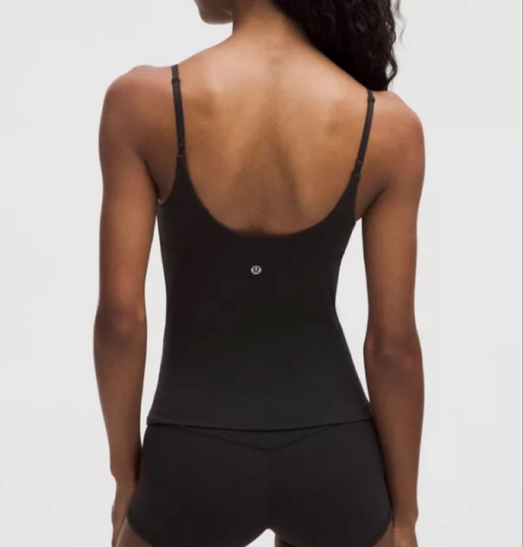 新品ルルレモンAlign Waist-Length Cami Tank（黒、４）