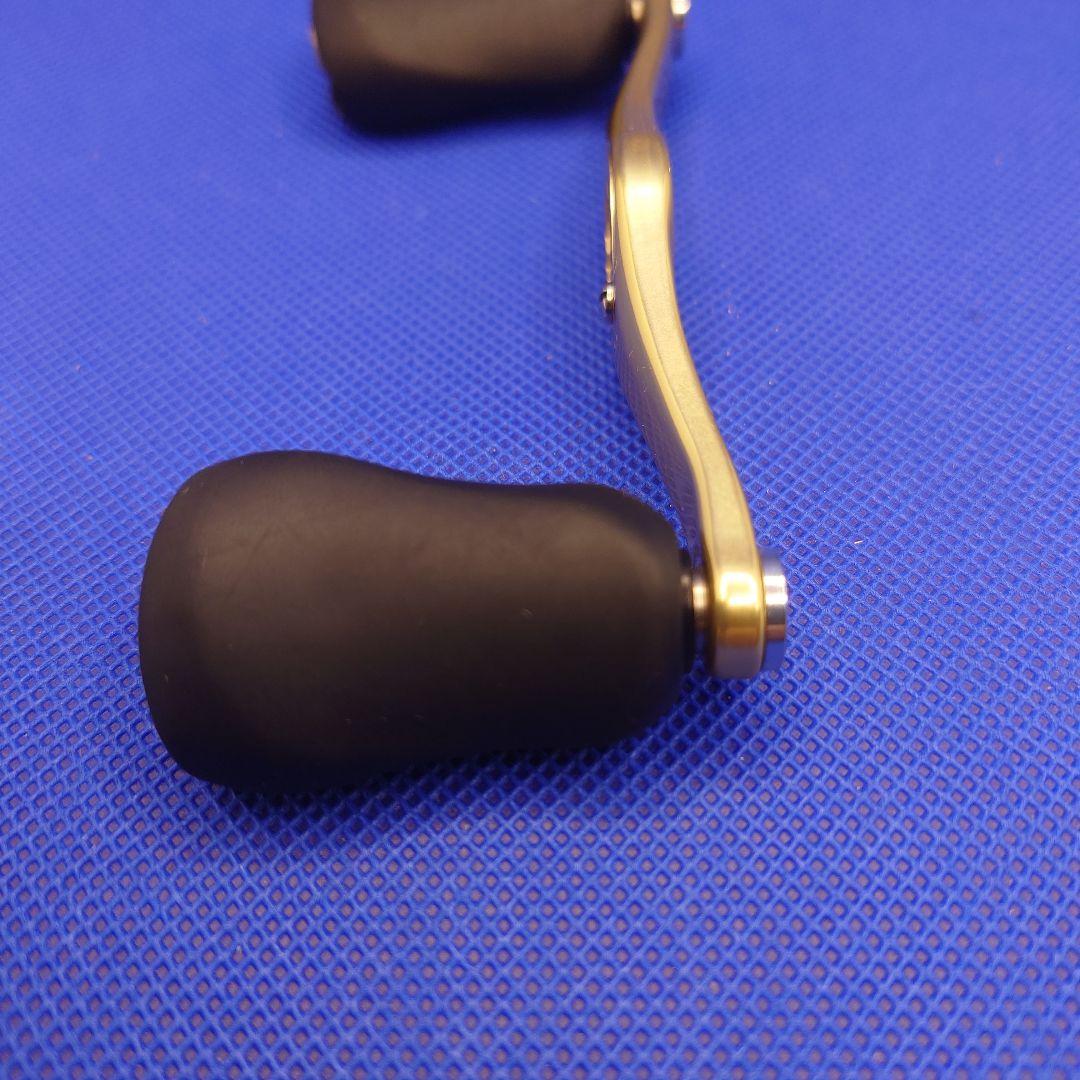 シマノ　カルカッタコンクエスト300純正ハンドル90mm