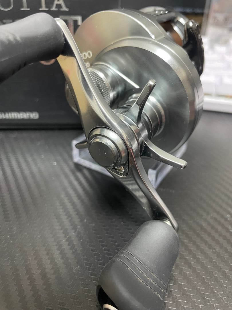 SHIMANO 19 カルカッタコンクエスト　DC 200 右巻き
