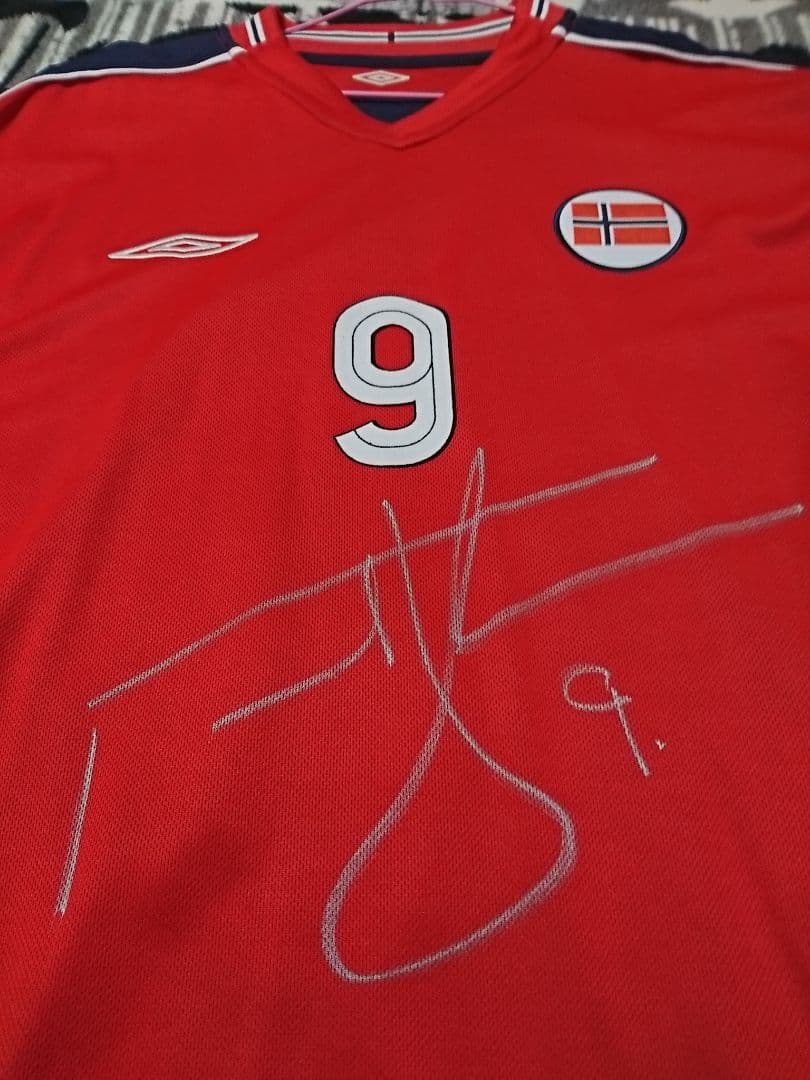 ヨンセン選手サイン入りノルウェー代表レプリカユニフォーム