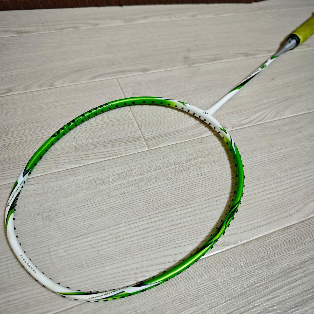 【極美品】 YONEX VOLTRIC30 5U G6 バドミントンラケット