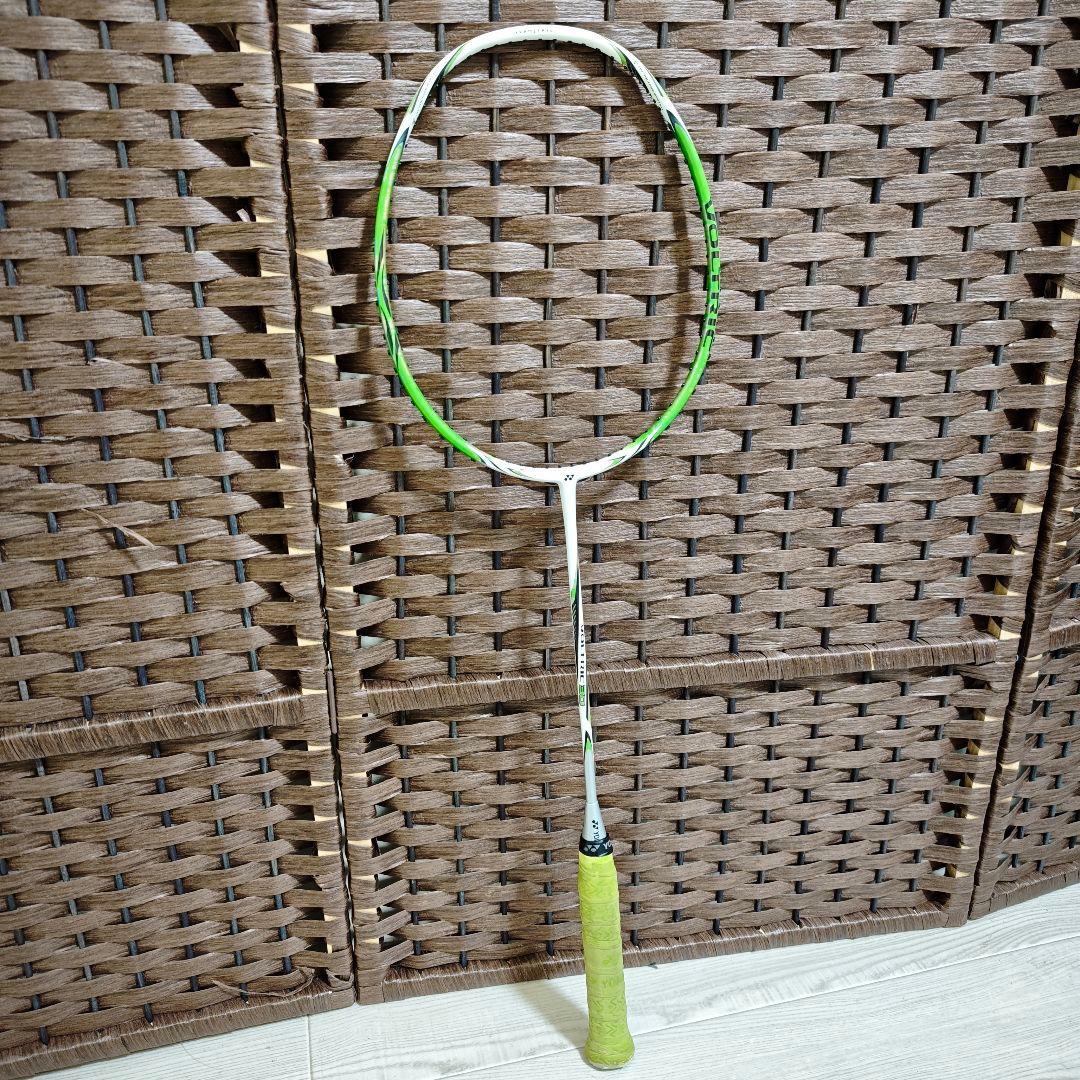 【極美品】 YONEX VOLTRIC30 5U G6 バドミントンラケット