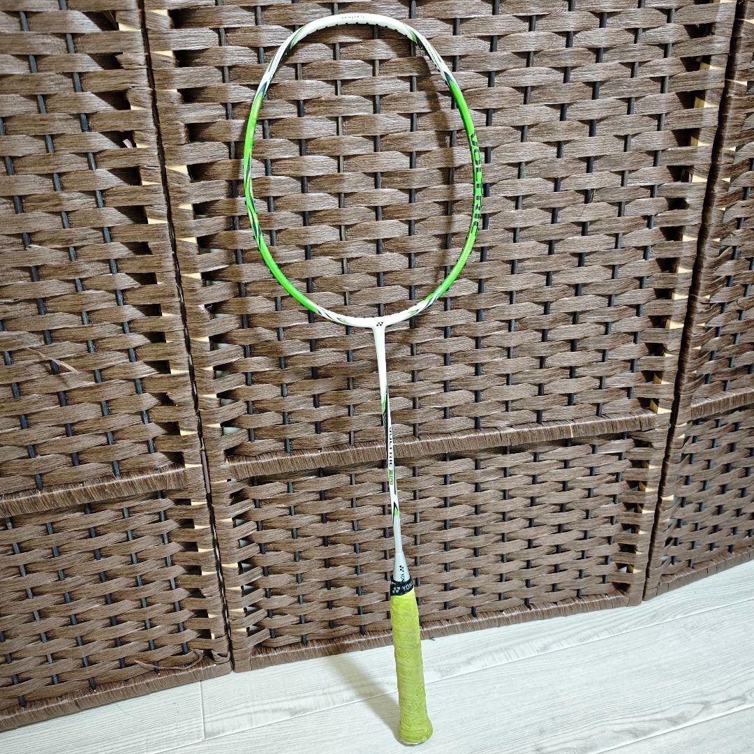 【極美品】 YONEX VOLTRIC30 5U G6 バドミントンラケット