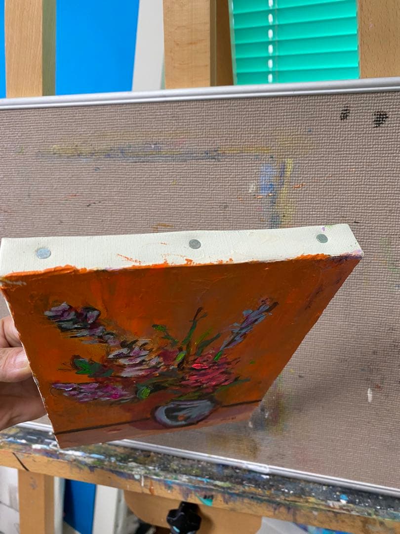 花瓶に生けた花の油彩画