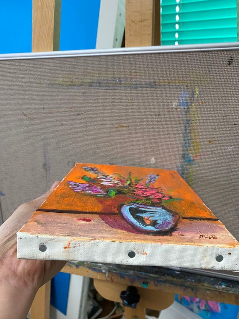 花瓶に生けた花の油彩画