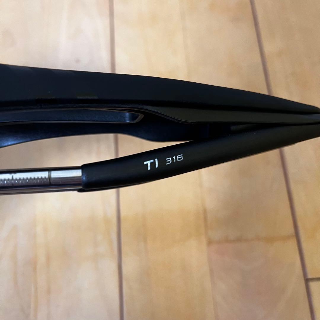 セライタリア サドル SP-01 S.FLOW TI316 ブラック L