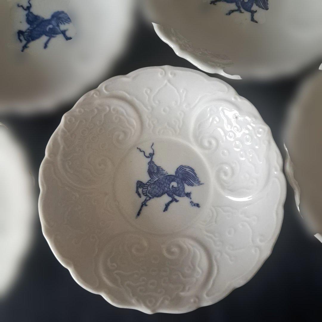 「きんとん雲(うん)？の陽刻と麒麟(きりん)」 皿(直径12.5cm)5客セット