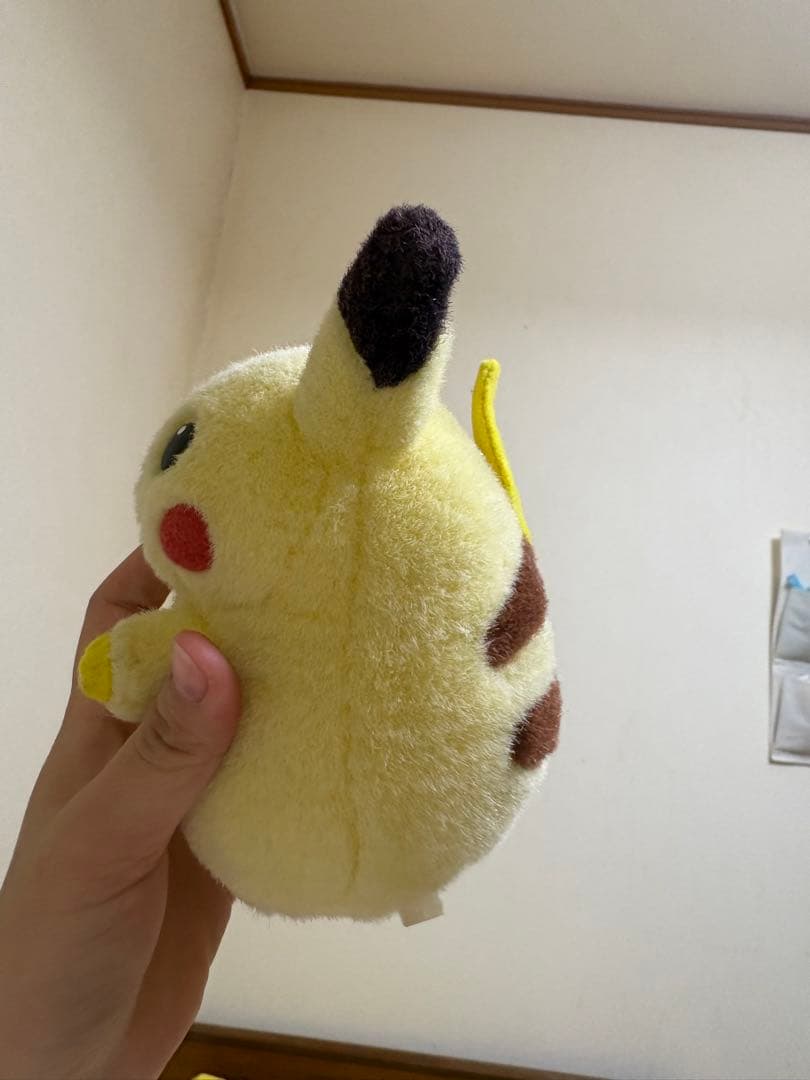 初期ピカチュウ お腹を押すとピーと音が鳴るぬいぐるみ