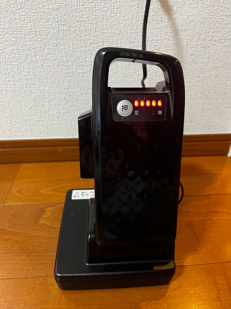パナソニックバッテリー充電器 品番ＮＫＪ０７５Ｚ１Ａ