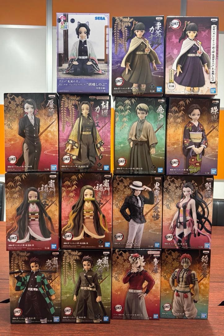 New!! 鬼滅の刃フィギュア２３体　まとめ売り　【新品未開封】