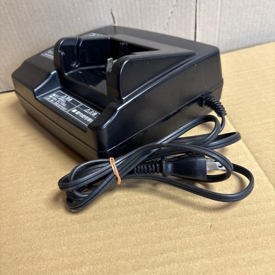 パナソニック 電動自転車用 バッテリー充電器 NKJ069Z2