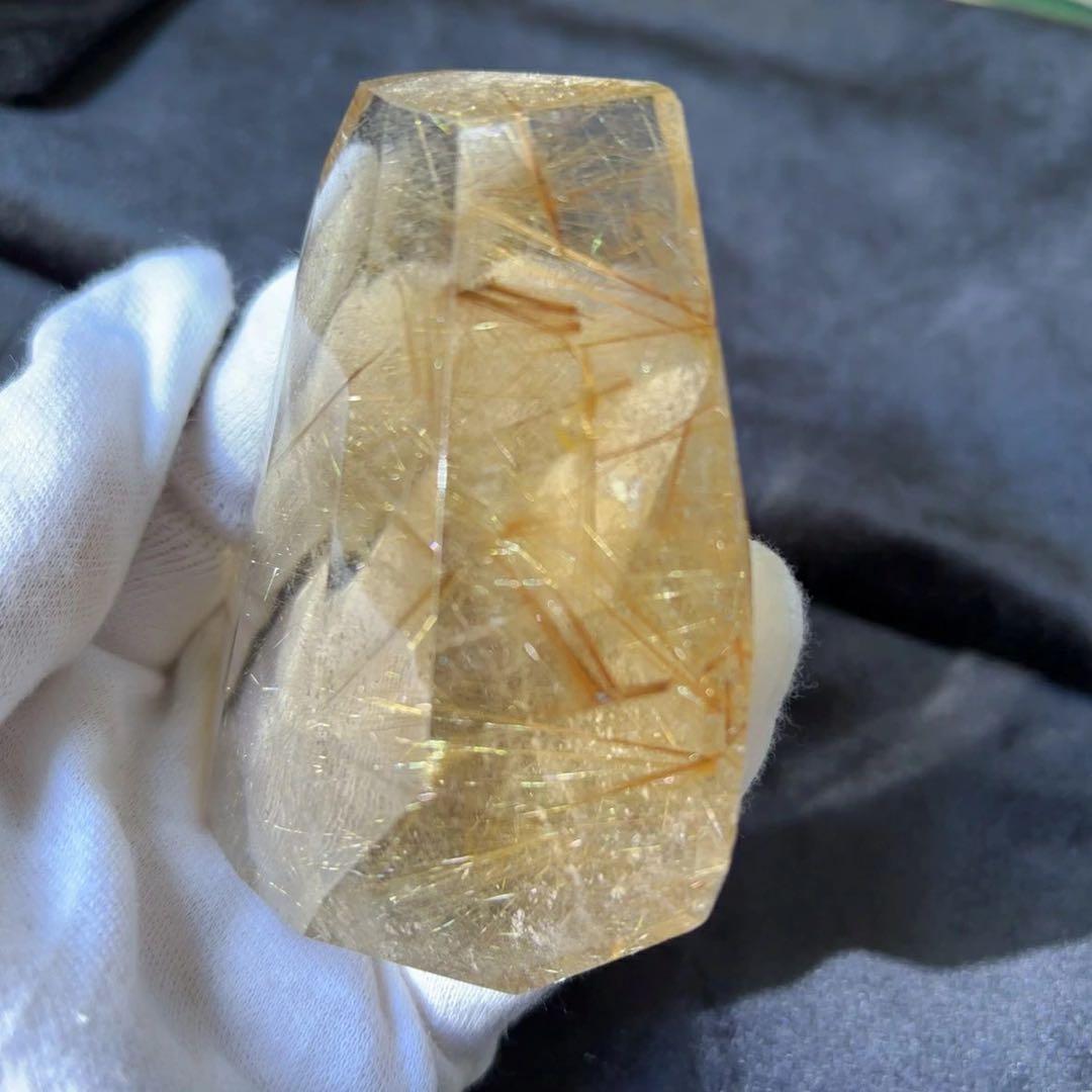 天然石 高品質 ゴールド ルチル クオーツ 握り石 太陽放射V字ルチル 置物