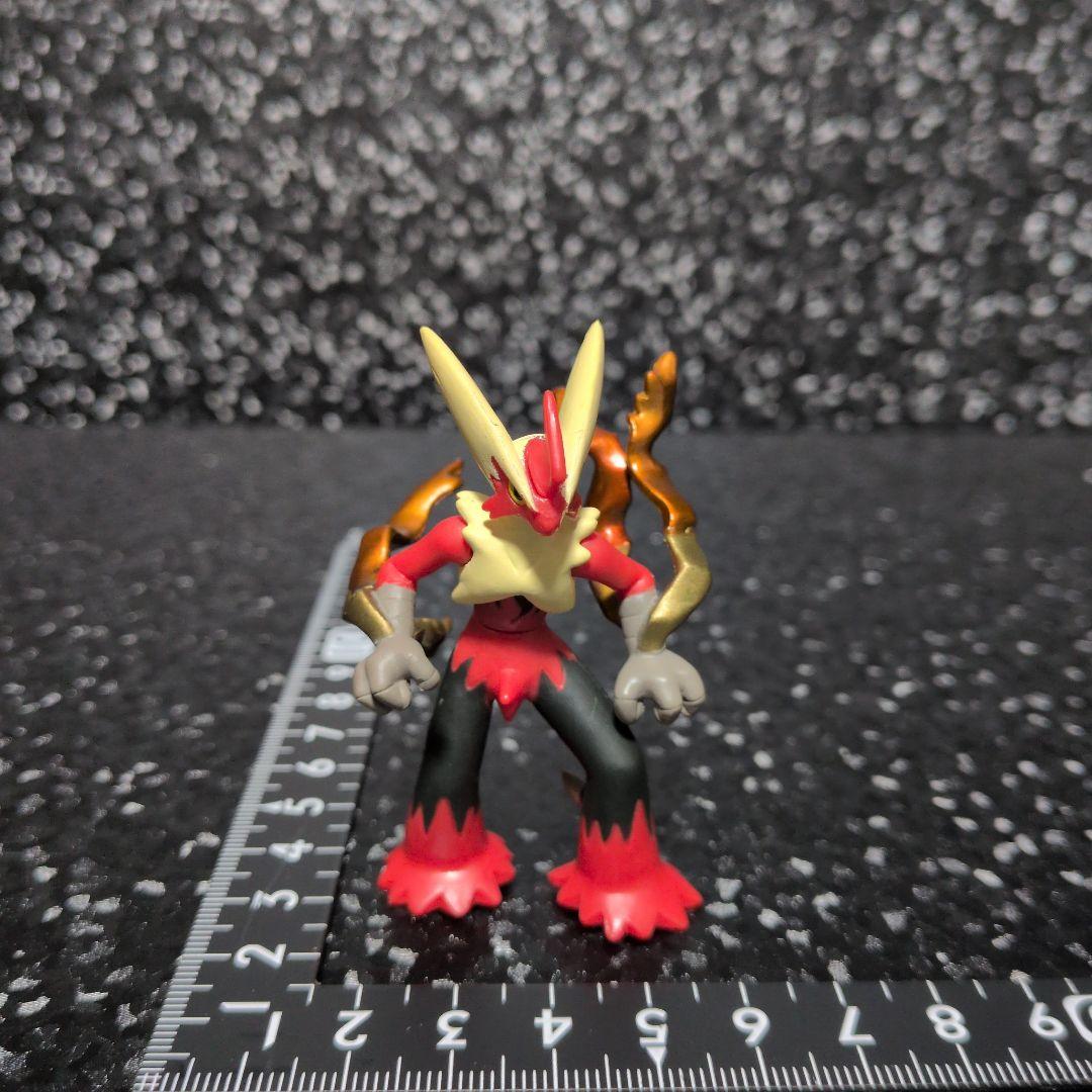 ポケモン　フィギュア　メガバシャーモ　メタリック