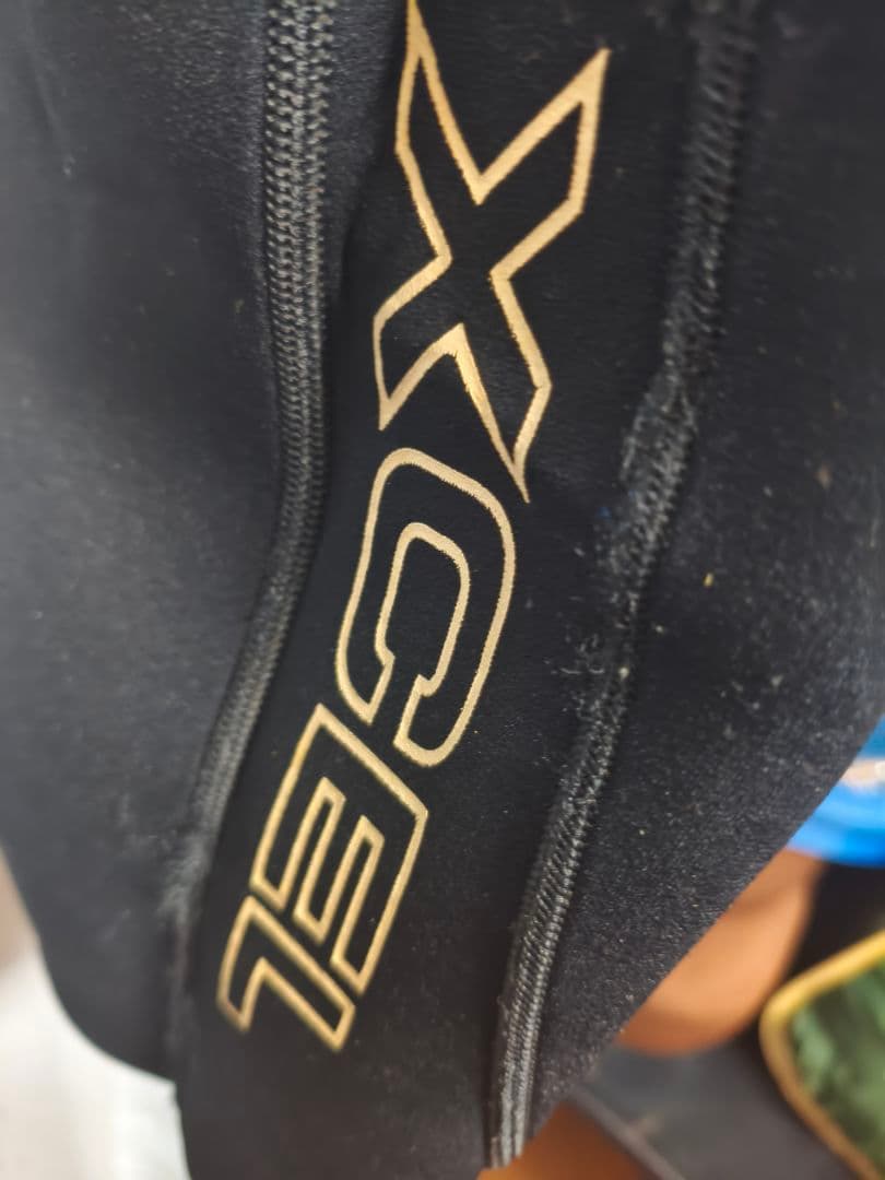 XCEL 半袖　スプリング ウェットスーツ 黒　２ミリ　Lサイズ
