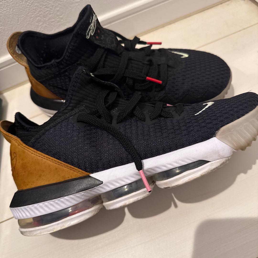 NIKE LEBRON XVI LOW レブロン16 26.5㎝　スニーカー