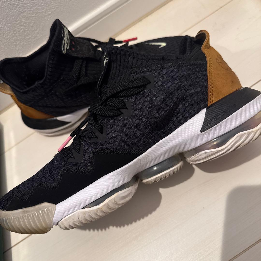 NIKE LEBRON XVI LOW レブロン16 26.5㎝　スニーカー