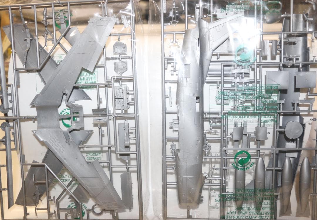 レベル製ノースアメリカンＦ－８６Ｄセイバードック限定航空自衛隊デカール付１／４８