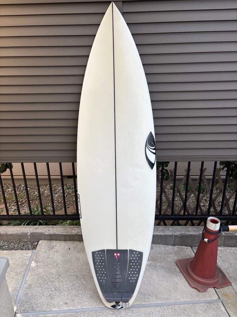 シャープアイサーフボード　ストームズ　5’8