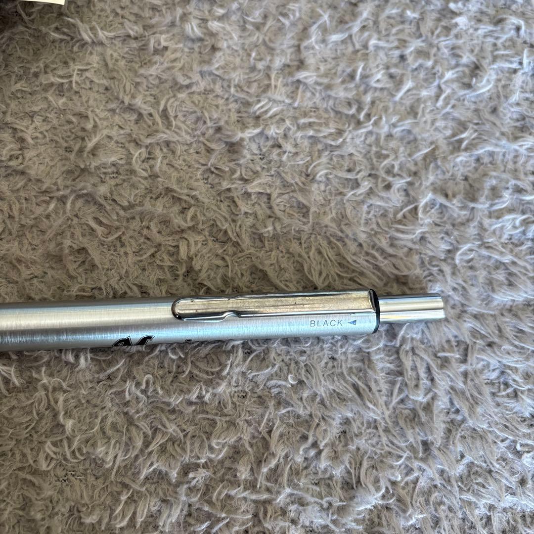 4 ACTION PEN ボールペン　千葉ロッテマリーンズ