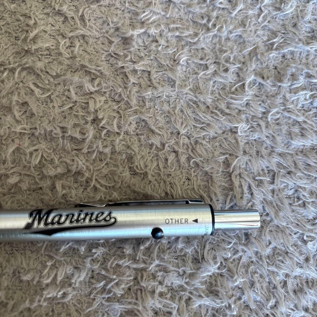 4 ACTION PEN ボールペン　千葉ロッテマリーンズ