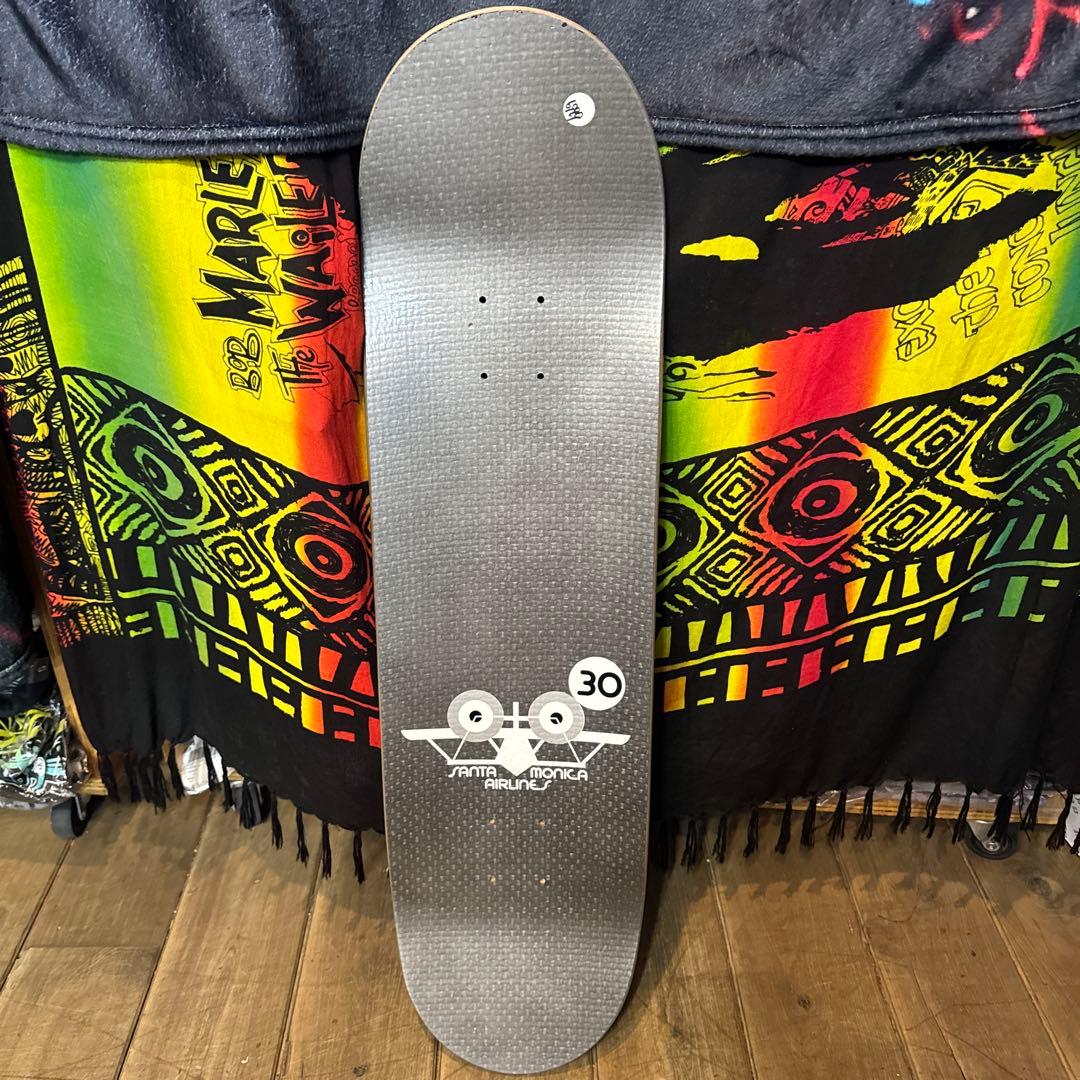 サンタモニカエアーライン　スケボーデッキ　XOXモデル8.5×32.2㌅
