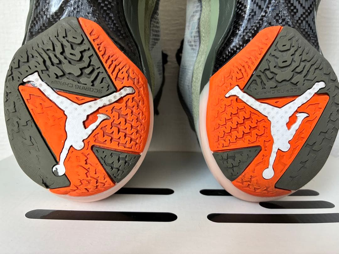 UNDEFEATED × Nike Air Jordan 37