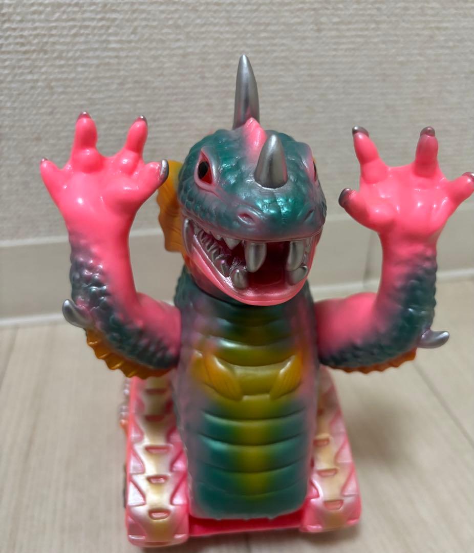 まんだらけの怪獣シリーズ 海獣戦車 アギラス 開封済 美品