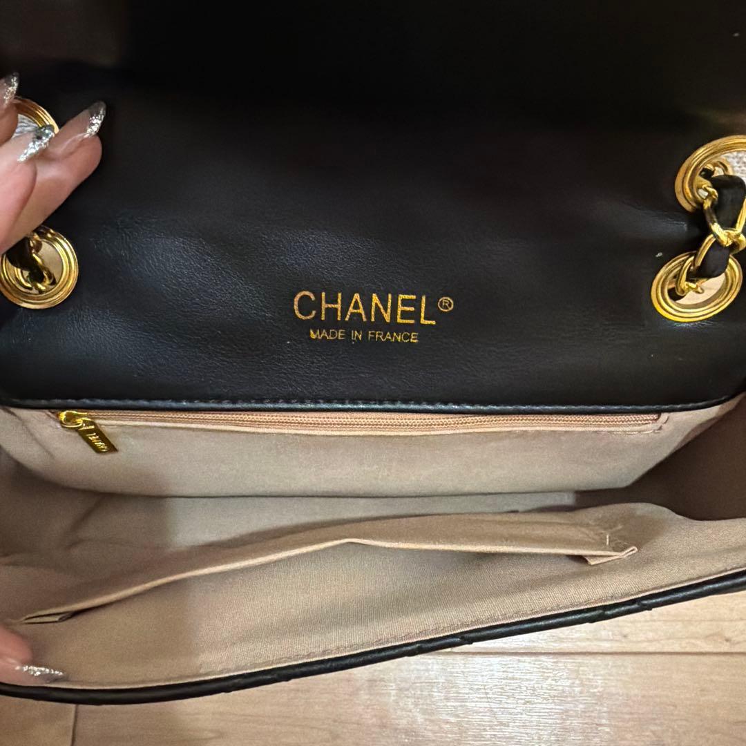 美品新品未使用ノベルティー　CHANEL ブラックレザー ショルダーバッグ