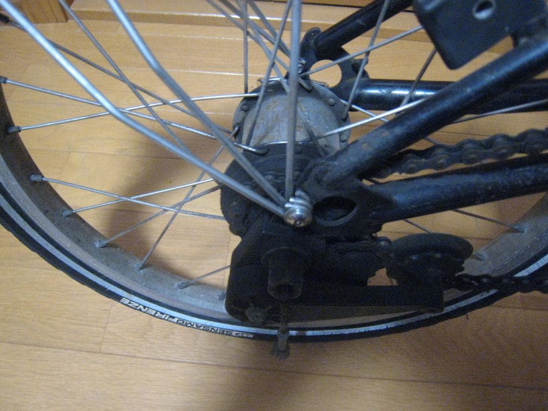 台湾ブロンプトン　グリーン　前後ブレーキ＆変速用ケーブルなし