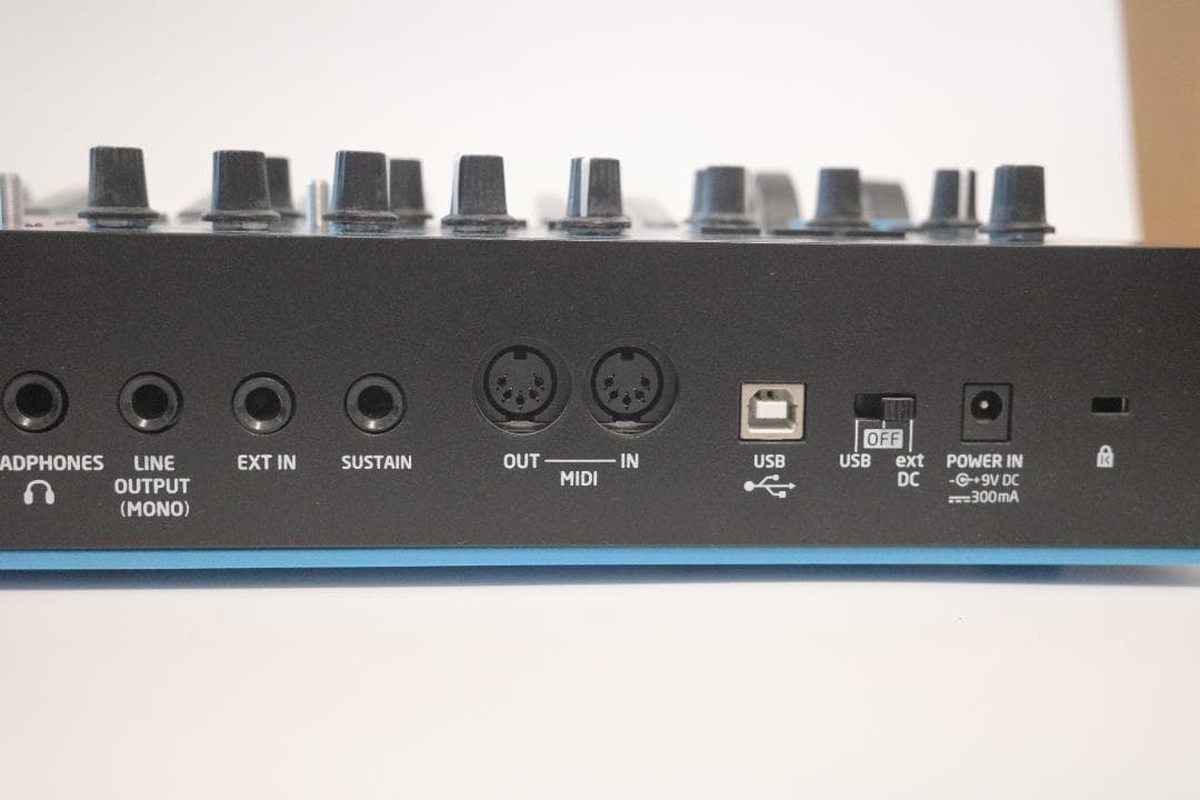 Novation Bass Station II【自宅使用のみ／非喫煙】