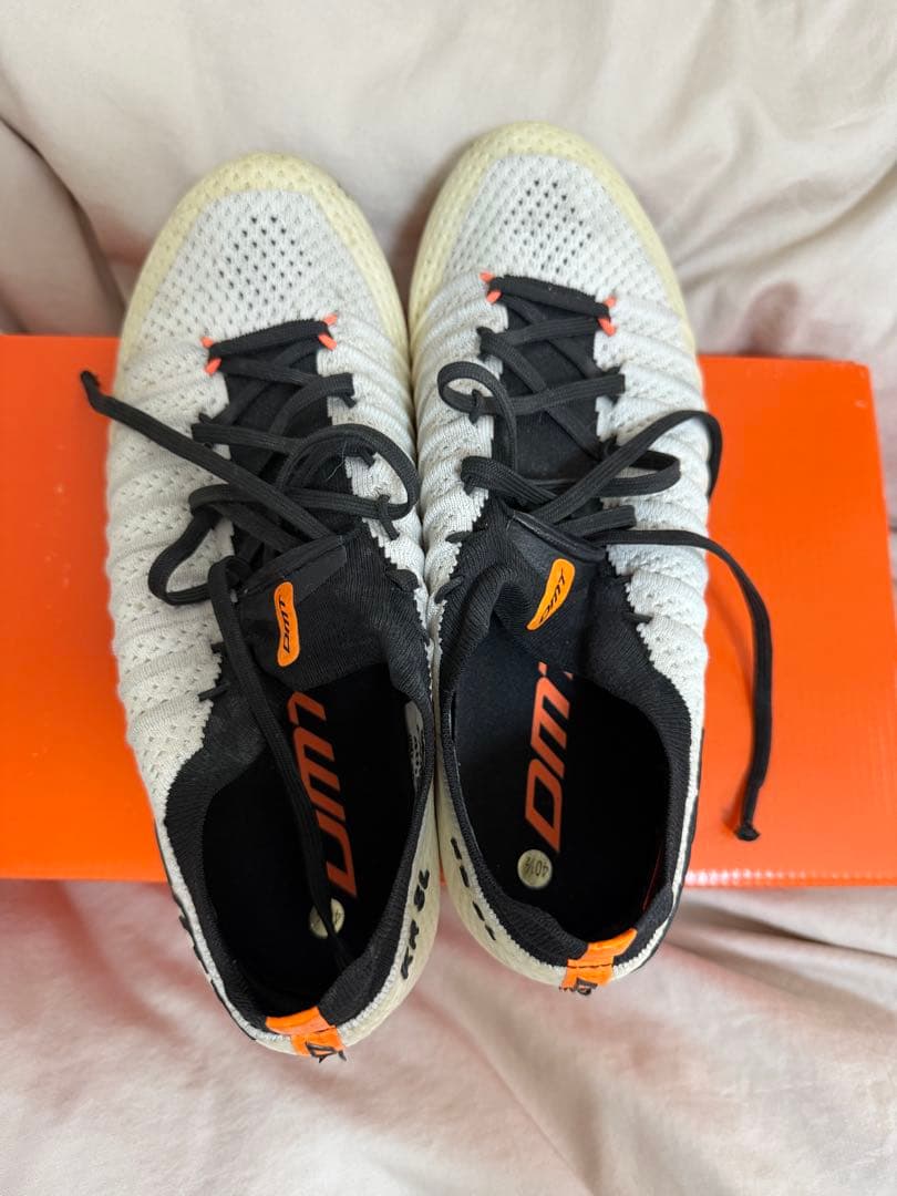 ウェア DMT KR SL WHITE/BLACK 40.5