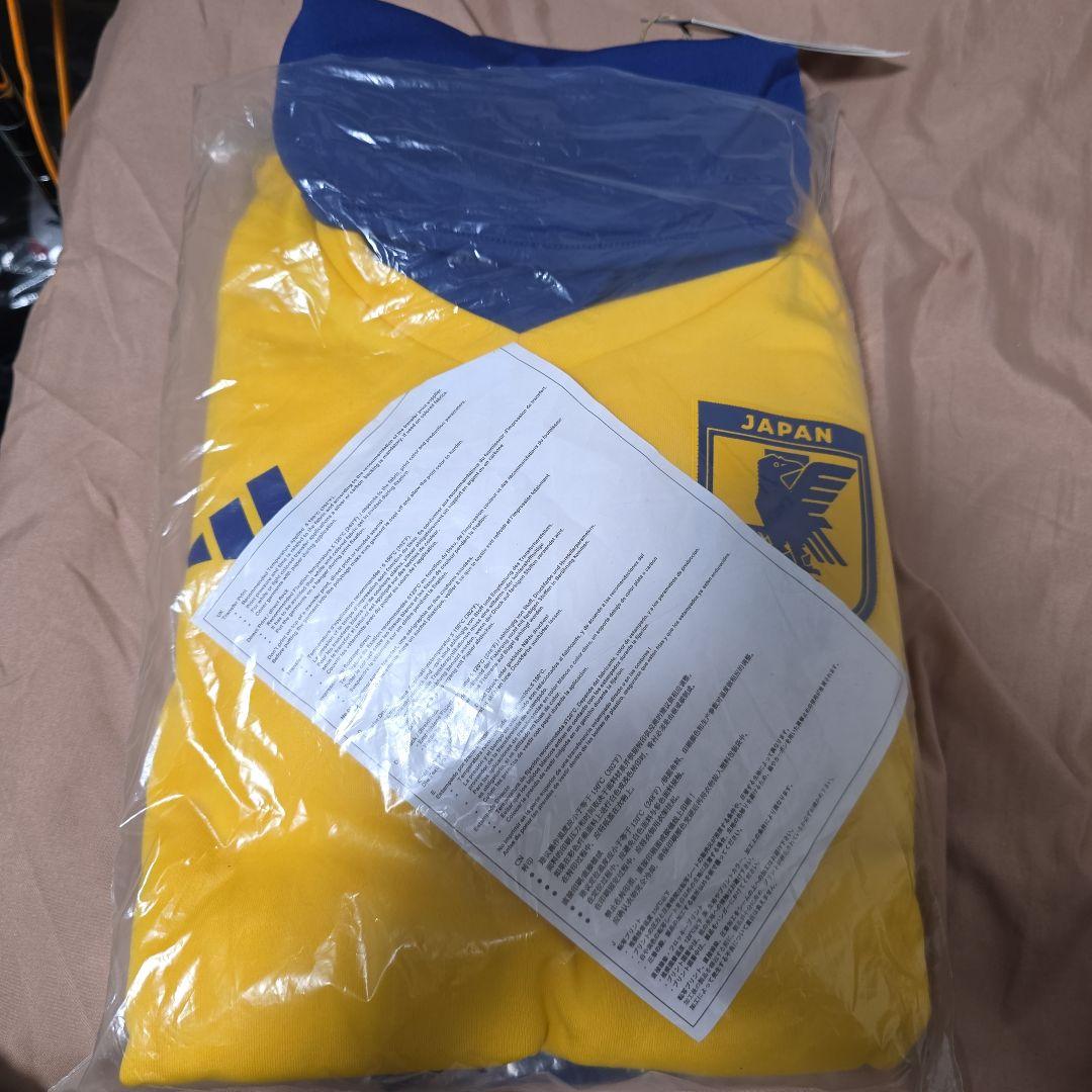新品未使用　サッカー　日本代表トレーニングウェア　上下セットアップ Mサイズ