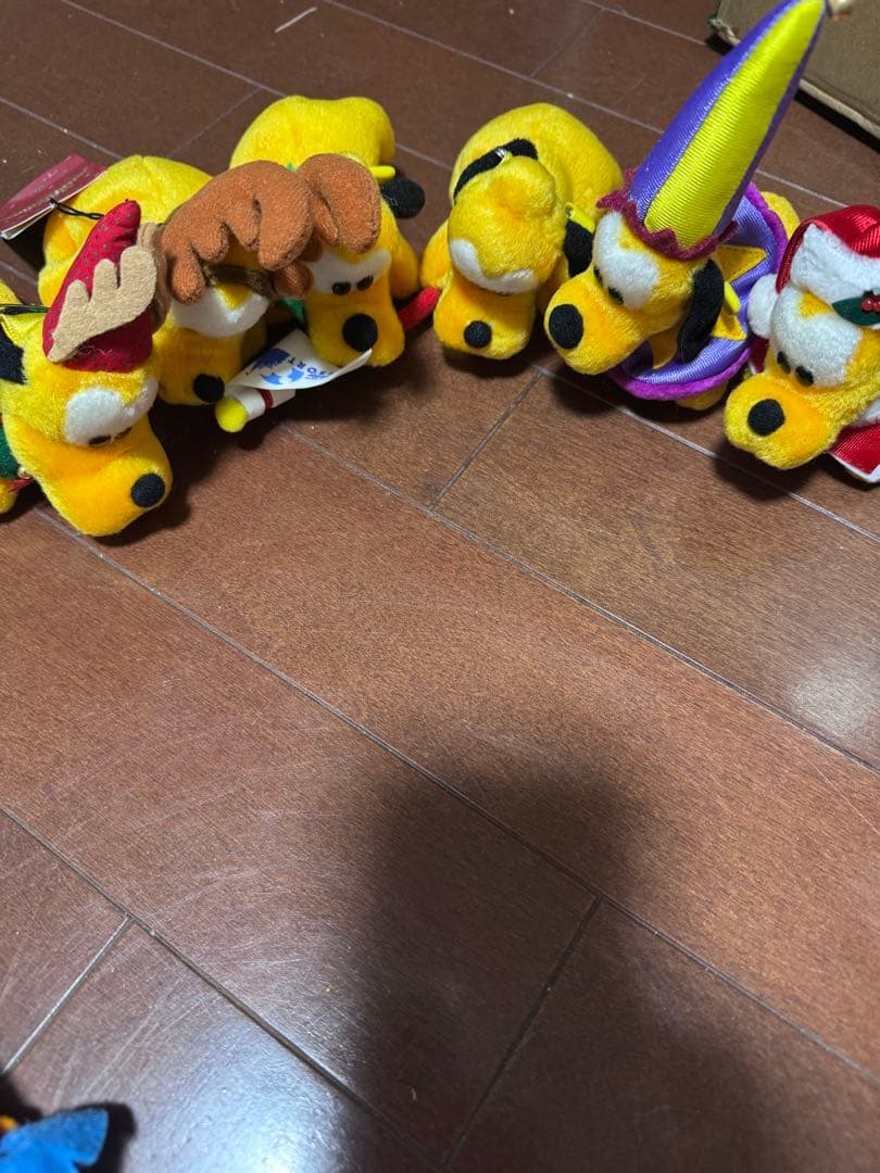 プルート ディズニーストア ぬいぐるみ キホルダ　18個セット