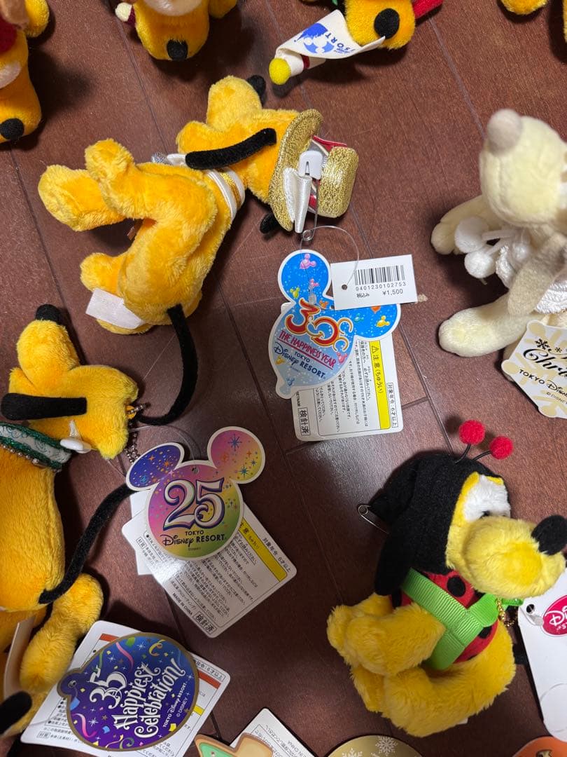 プルート ディズニーストア ぬいぐるみ キホルダ　18個セット