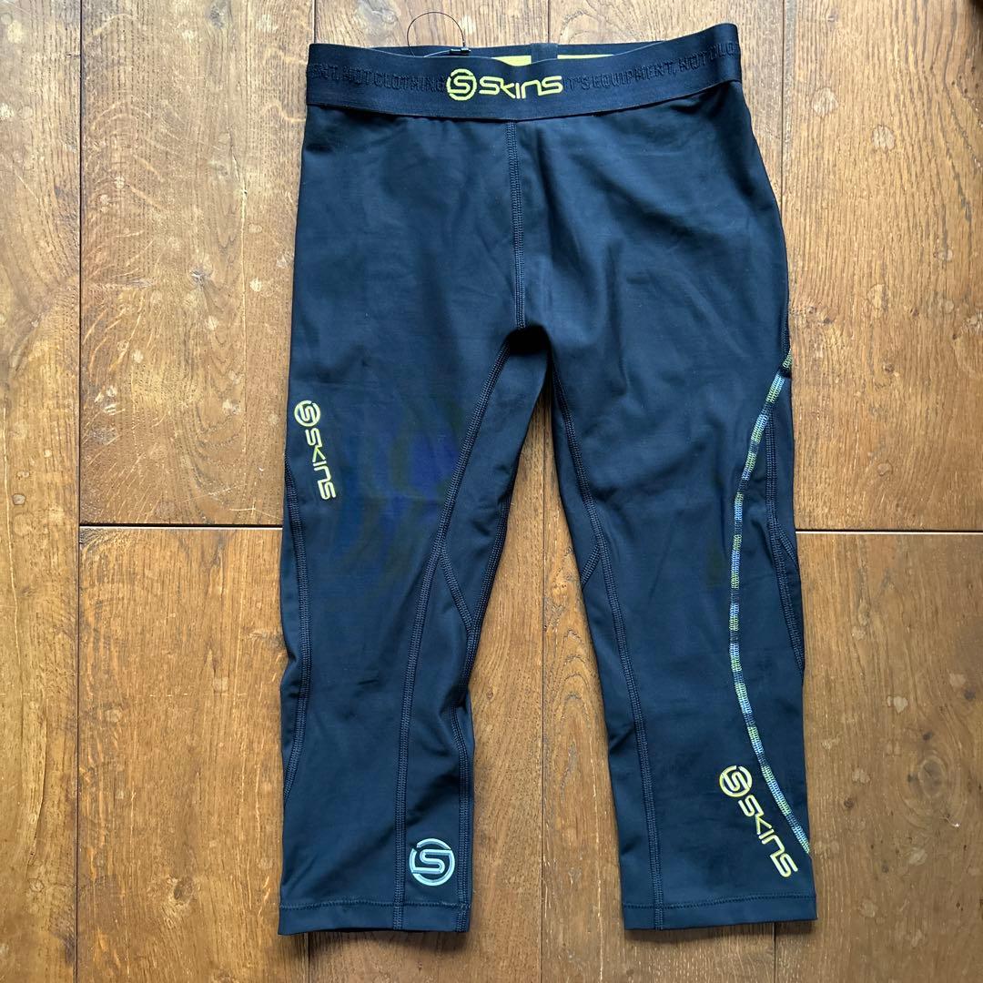 【タグ付き新品】SKINS　コンプレッション　DNAMIC 3/4タイツ