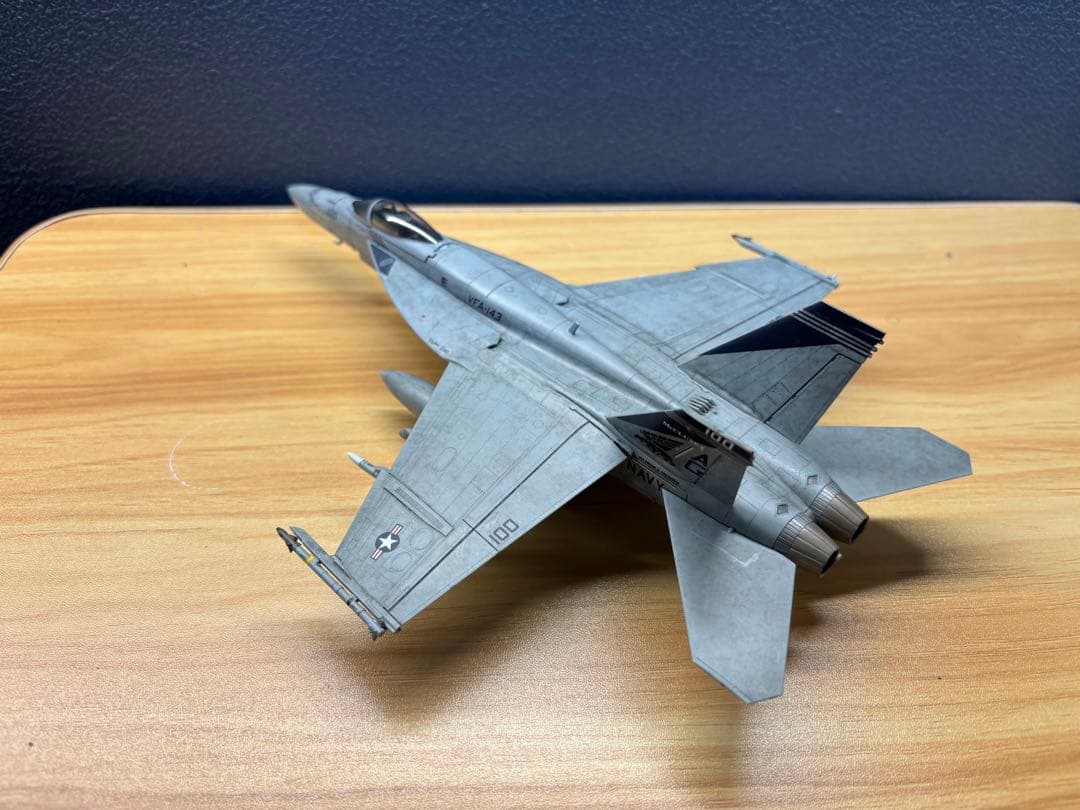 1/72 F/A-18E スーパーホーネット　　ピューキンドッグズ　プラモデル