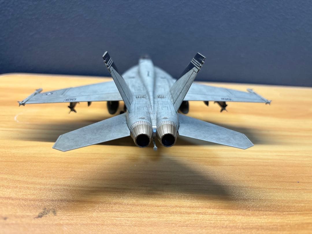 1/72 F/A-18E スーパーホーネット　　ピューキンドッグズ　プラモデル