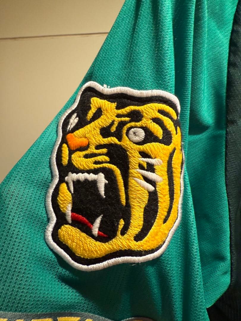 【美品】激レア 阪神タイガース ウル虎 2024 刺繍タイプユニ＆ワッペン付き‼️