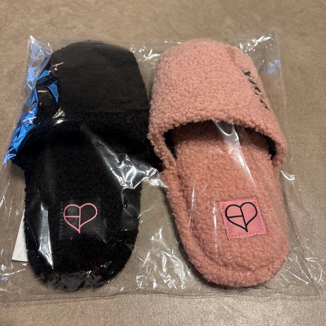 BLACKPINK Logo ルームシューズ　スリッパ