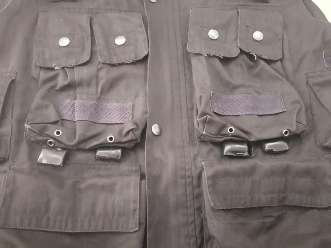 黒のタクティカルベスト