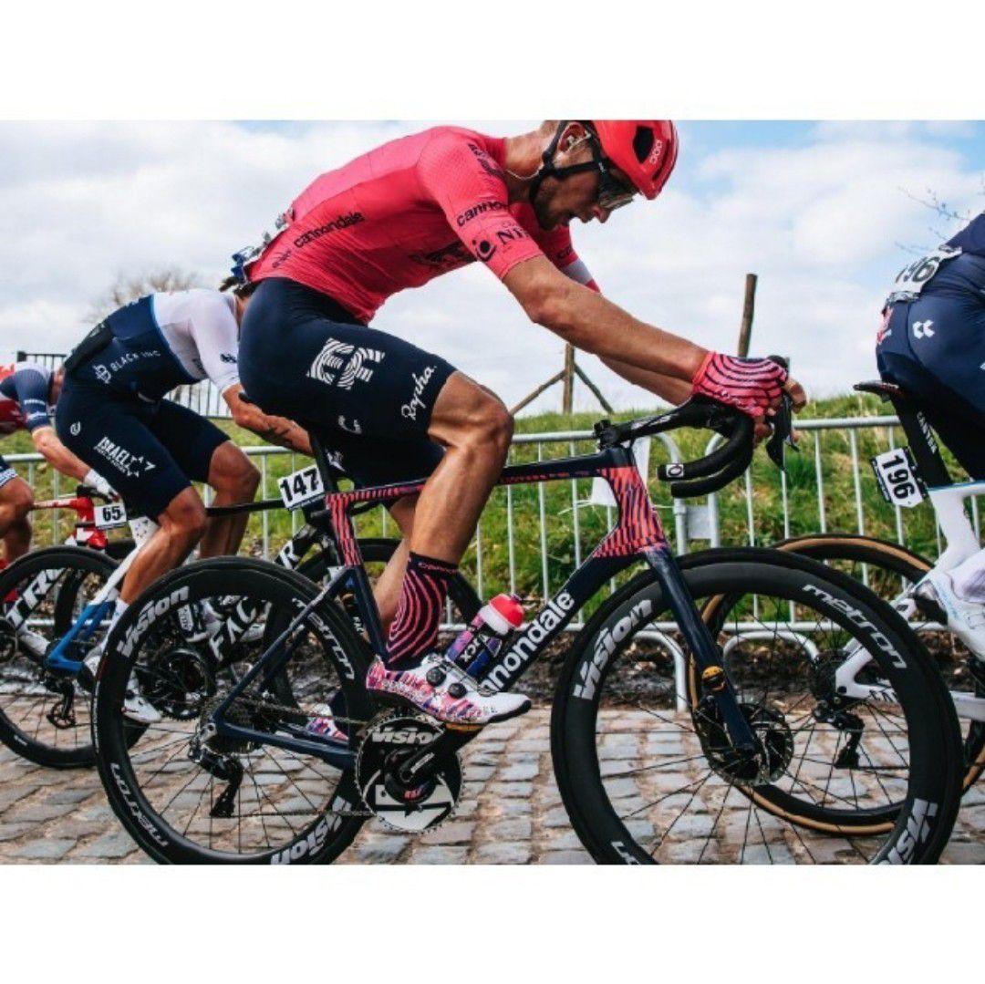 支給品　ソックス　EF Education First NIPPO　Rapha