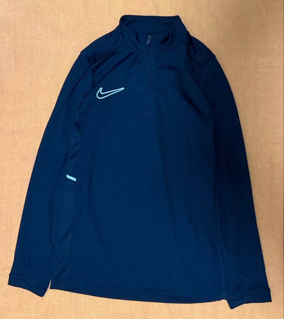NIKE ジュニア サッカートレーニングウェア３セット
