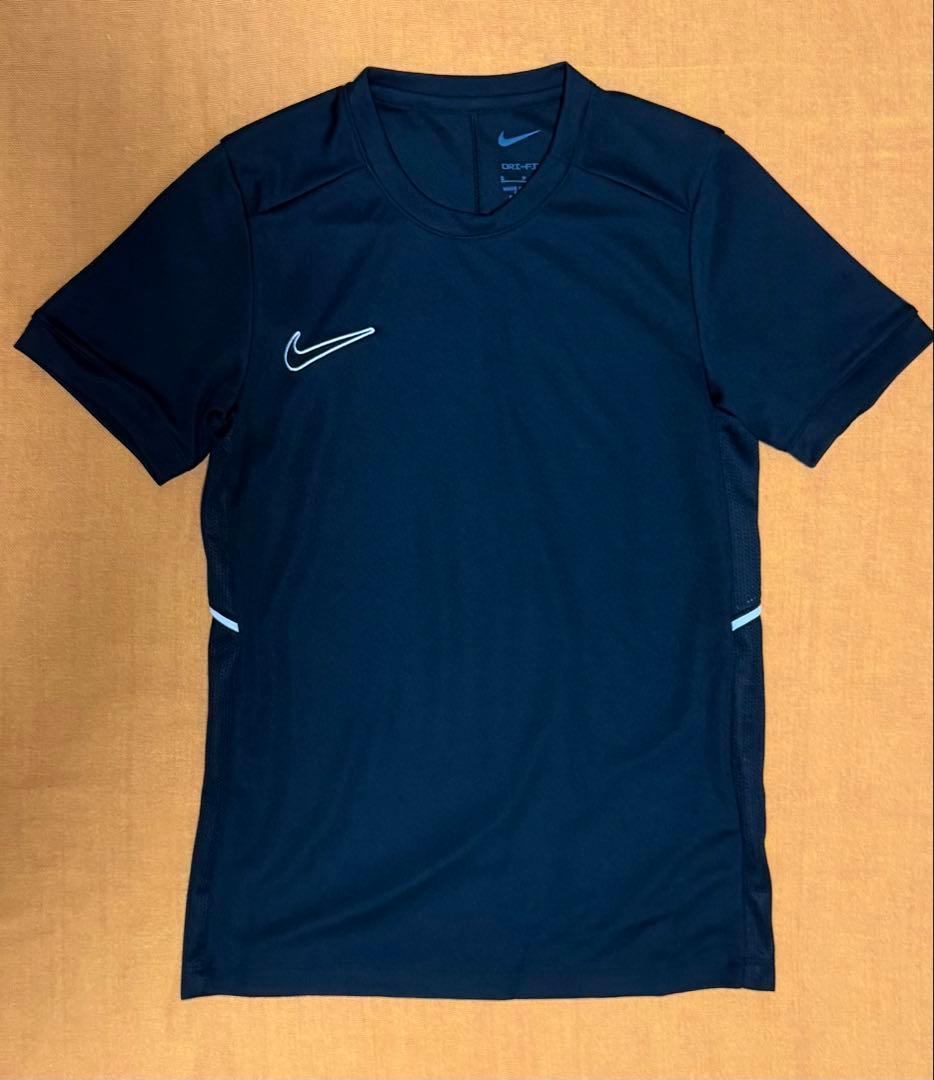 NIKE ジュニア サッカートレーニングウェア３セット