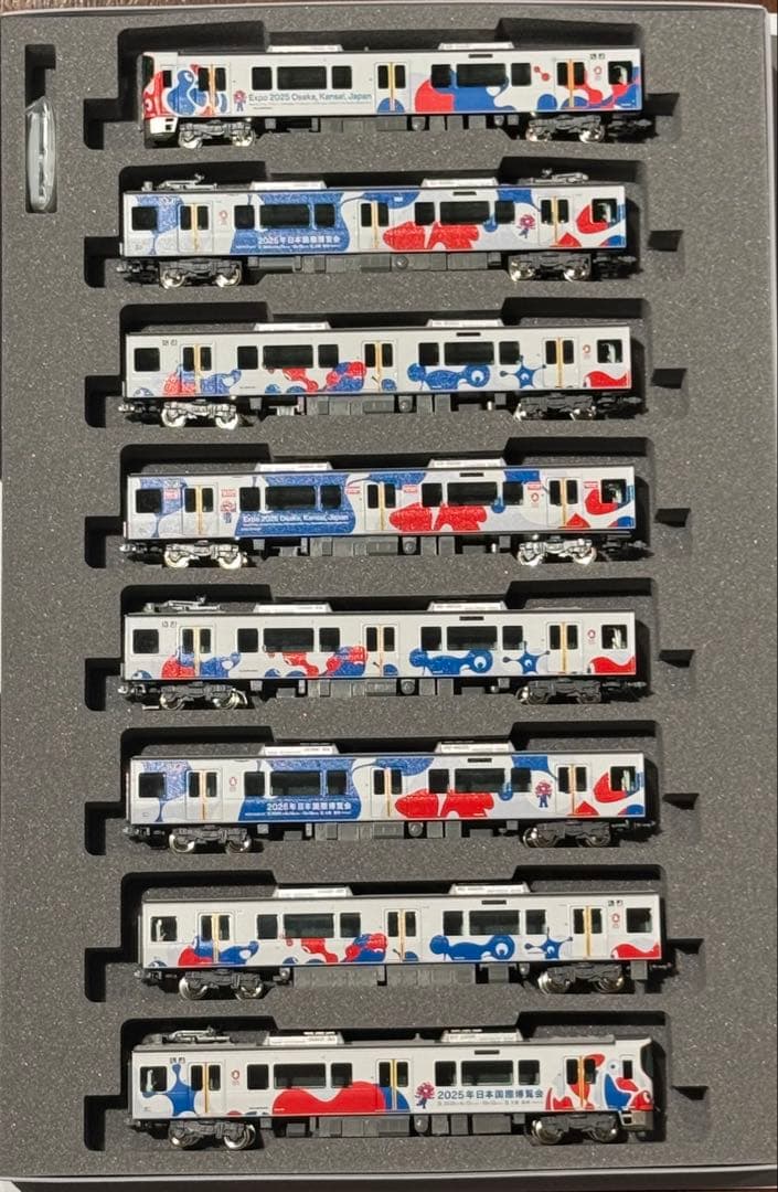 【KATO】323系＜大阪・関西万博ラッピング列車＞8両セット　室内灯付き