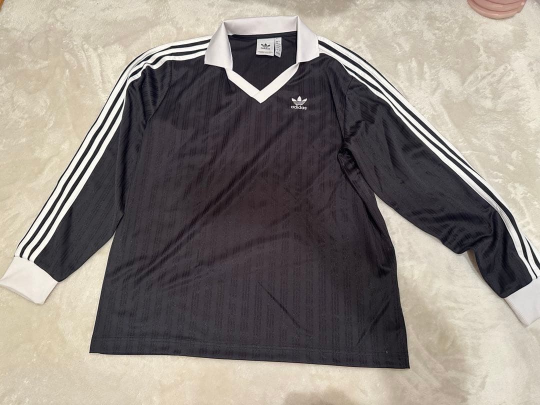 adidas ブラック サッカーTシャツ アディダス
