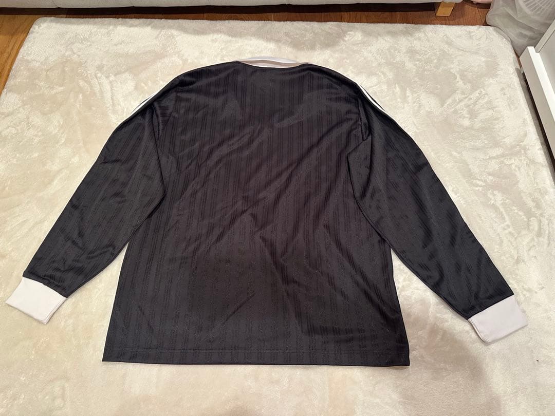 adidas ブラック サッカーTシャツ アディダス