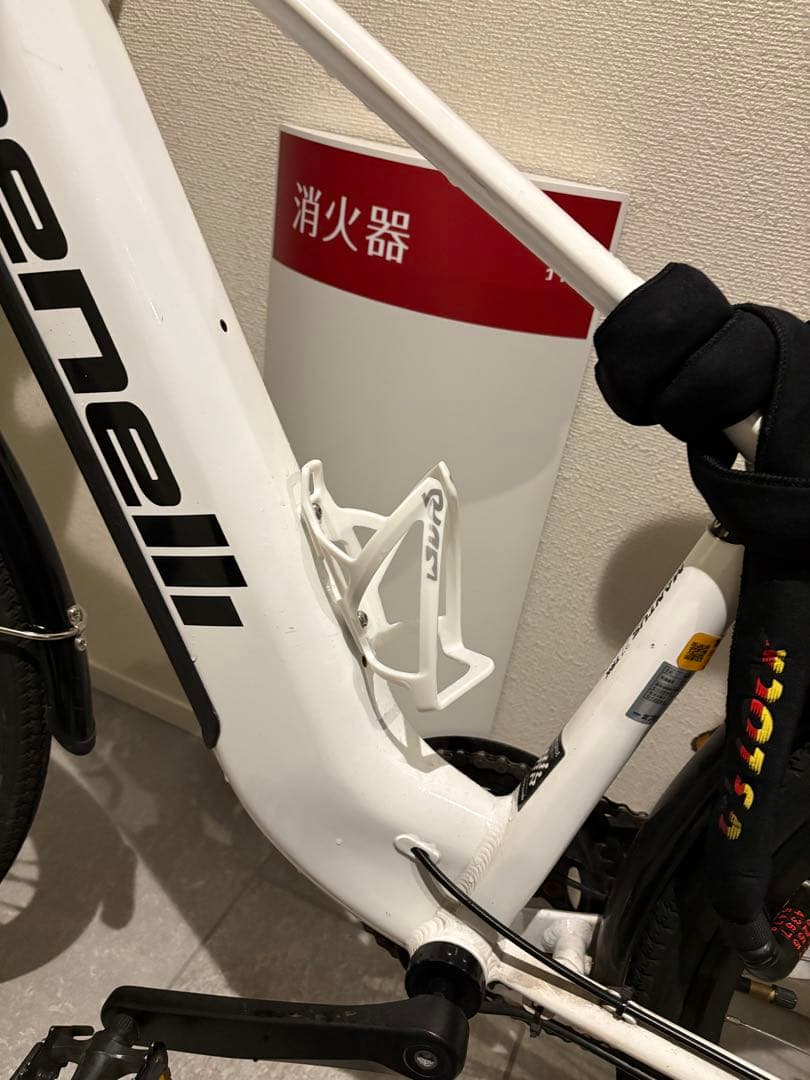 Benelli MANTUS 27 TRK ホワイト