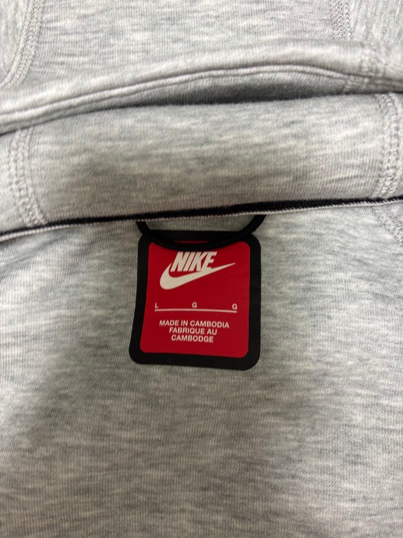 Nike tech fleece Lサイズ