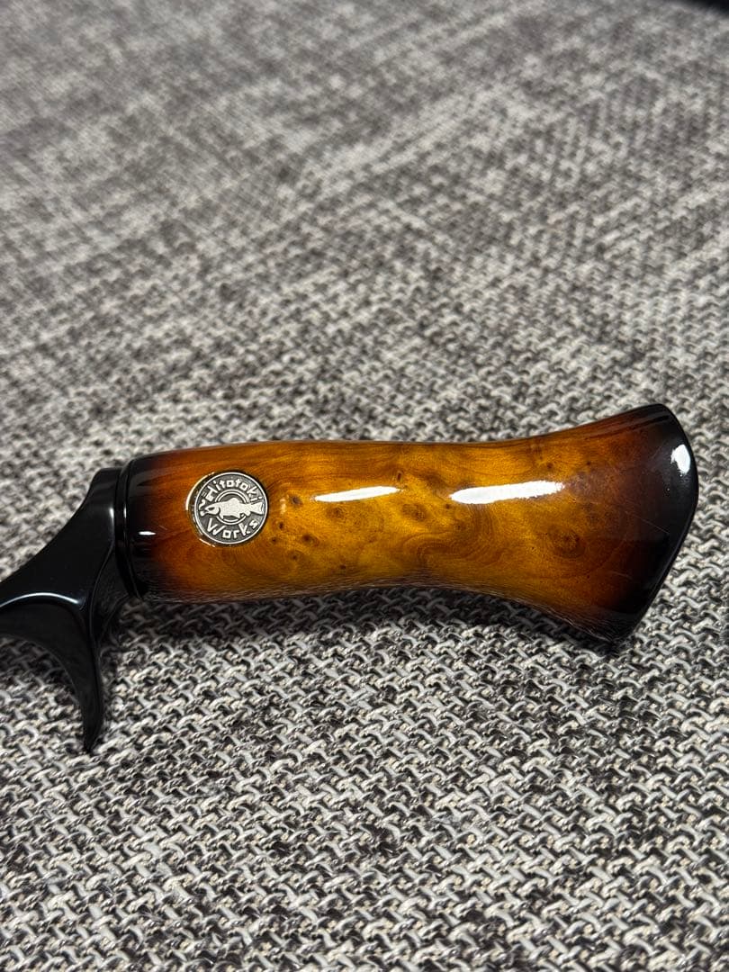 【新品未使用】ヒトトキワークス　月煌　丸型リールオフセットグリップ　完成品