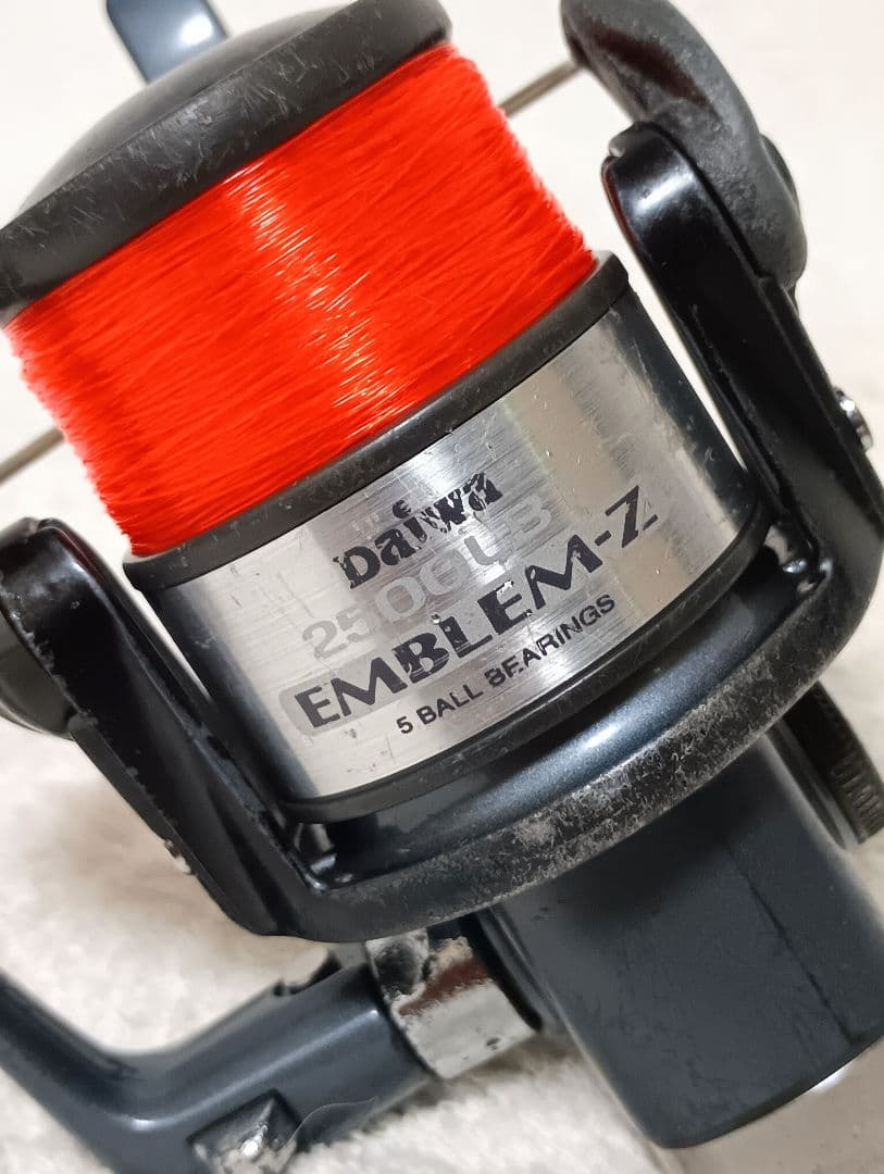ダイワエンブレムZ2500LBTレバーブレーキリール!新品ライン付
